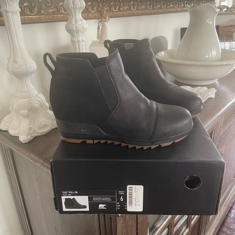 Black bootie